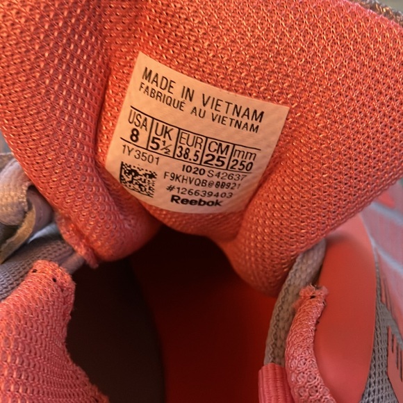 Reebok woman’s zigtech size 8 - Picture 5 of 5
